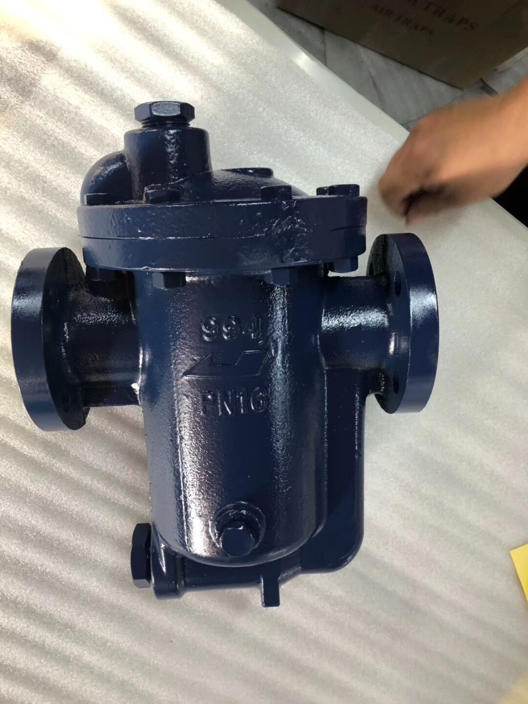 法兰倒吊桶式疏水阀